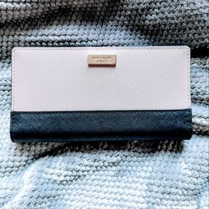 Kate Spade Laurel Way Stacy wallet. Like New
